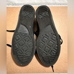 Black size 7 converse Chuck Taylor all stars